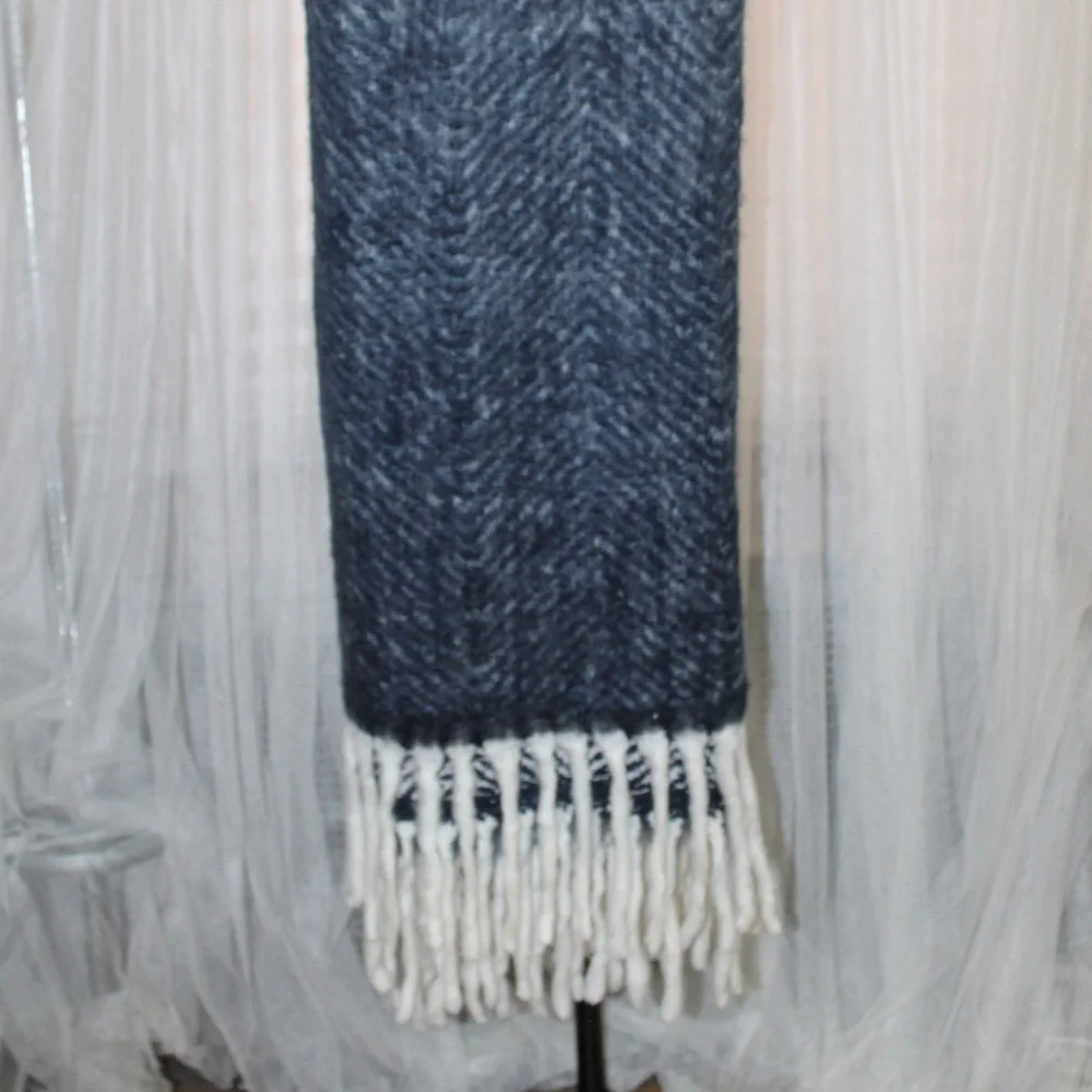 West Elm Brushed Faux Mohair Throw. Sz. 50